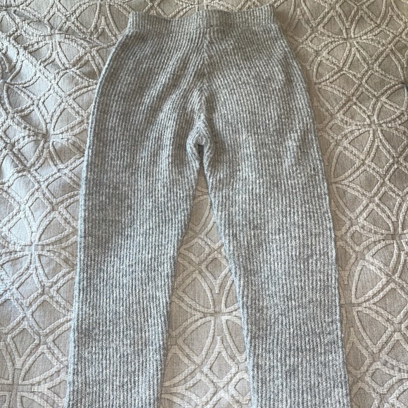 WOMANS FASHION NOVA 2 PIECE SET - Picture 2 of 6